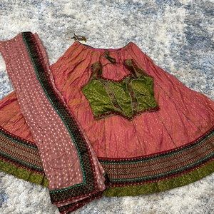 Beautiful 3 Piece Chania Choli/Lehenga Choli Set. Perfect to wear for festivals